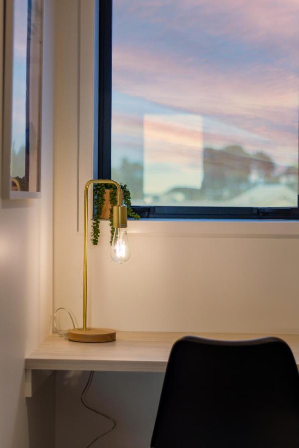 Sunrise From Your Balcony 2 Bed 2 Bath * Christchurch