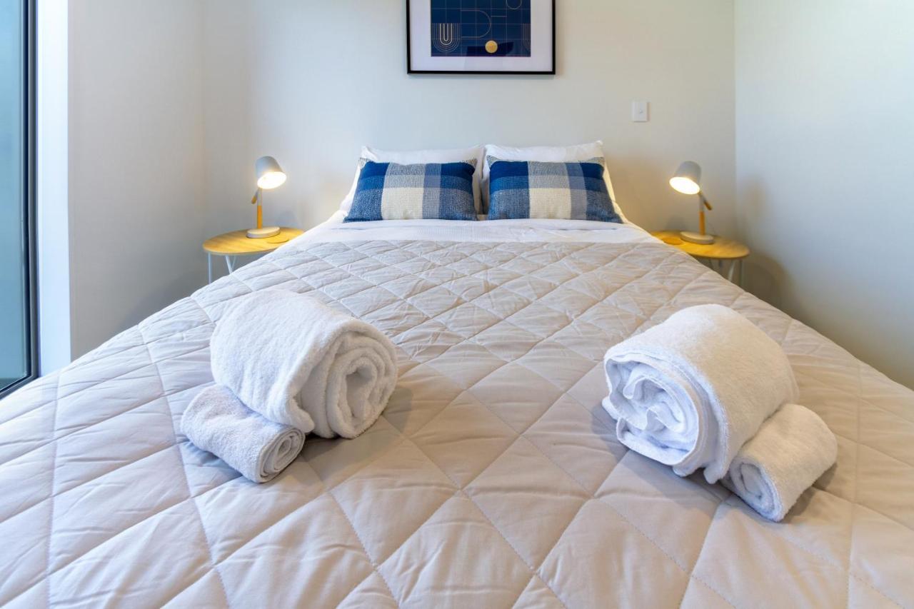 Lights Retreat With Carpark 2 Bed 2 Bath