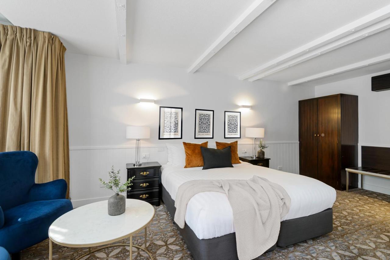 Scenic Cotswold 4* Christchurch