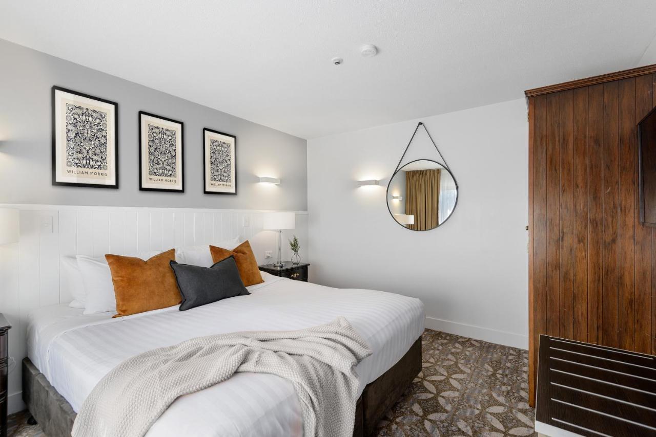 Scenic Cotswold Hotel 4*