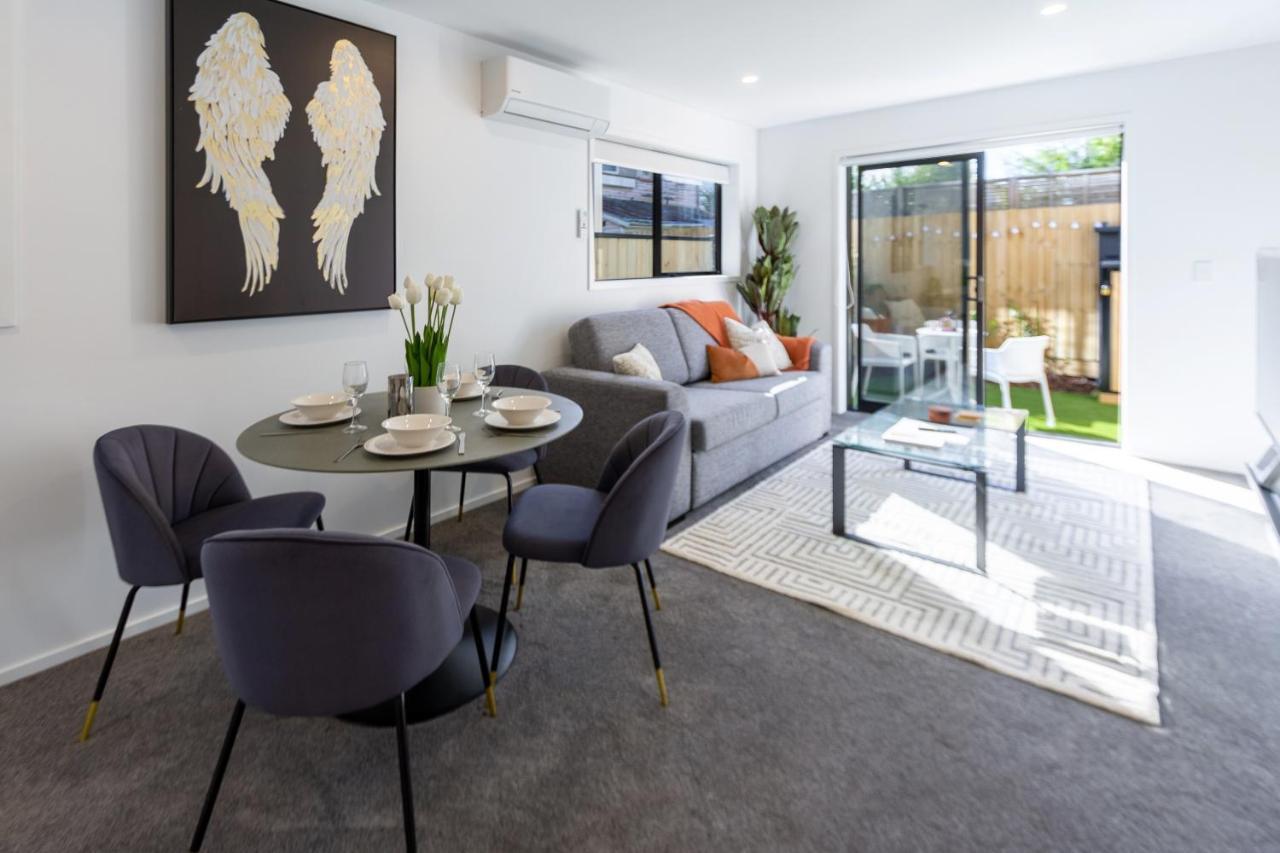 Awaits 2 Bed 2 Bath With Carpark * Christchurch