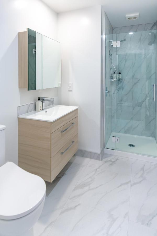 Modern City Living By Latimer Square, Cathedral *