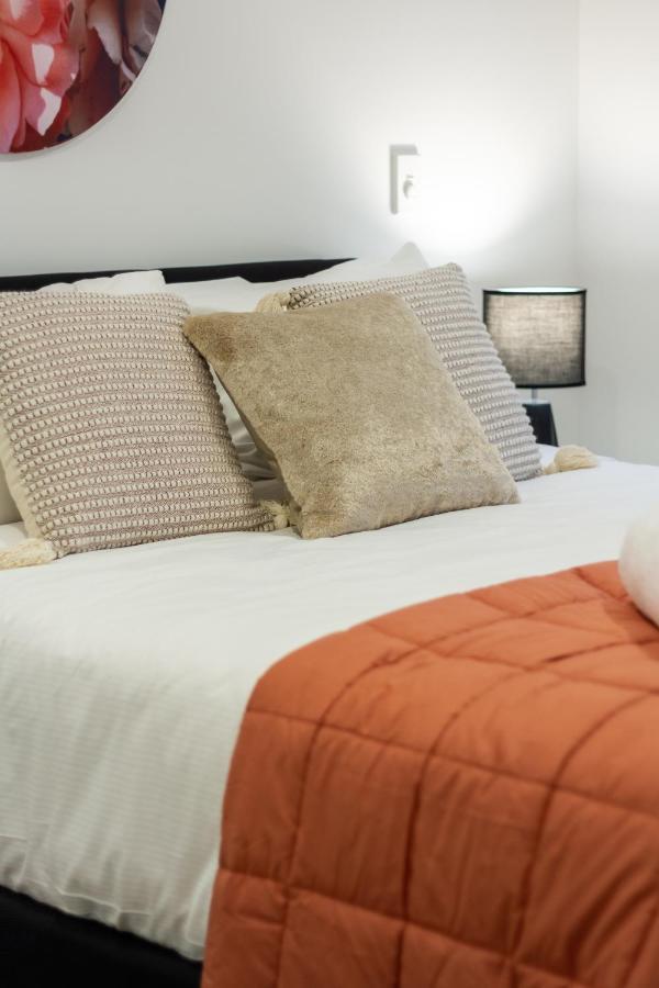 Apartment Modern City Living By Latimer Square, Cathedral *