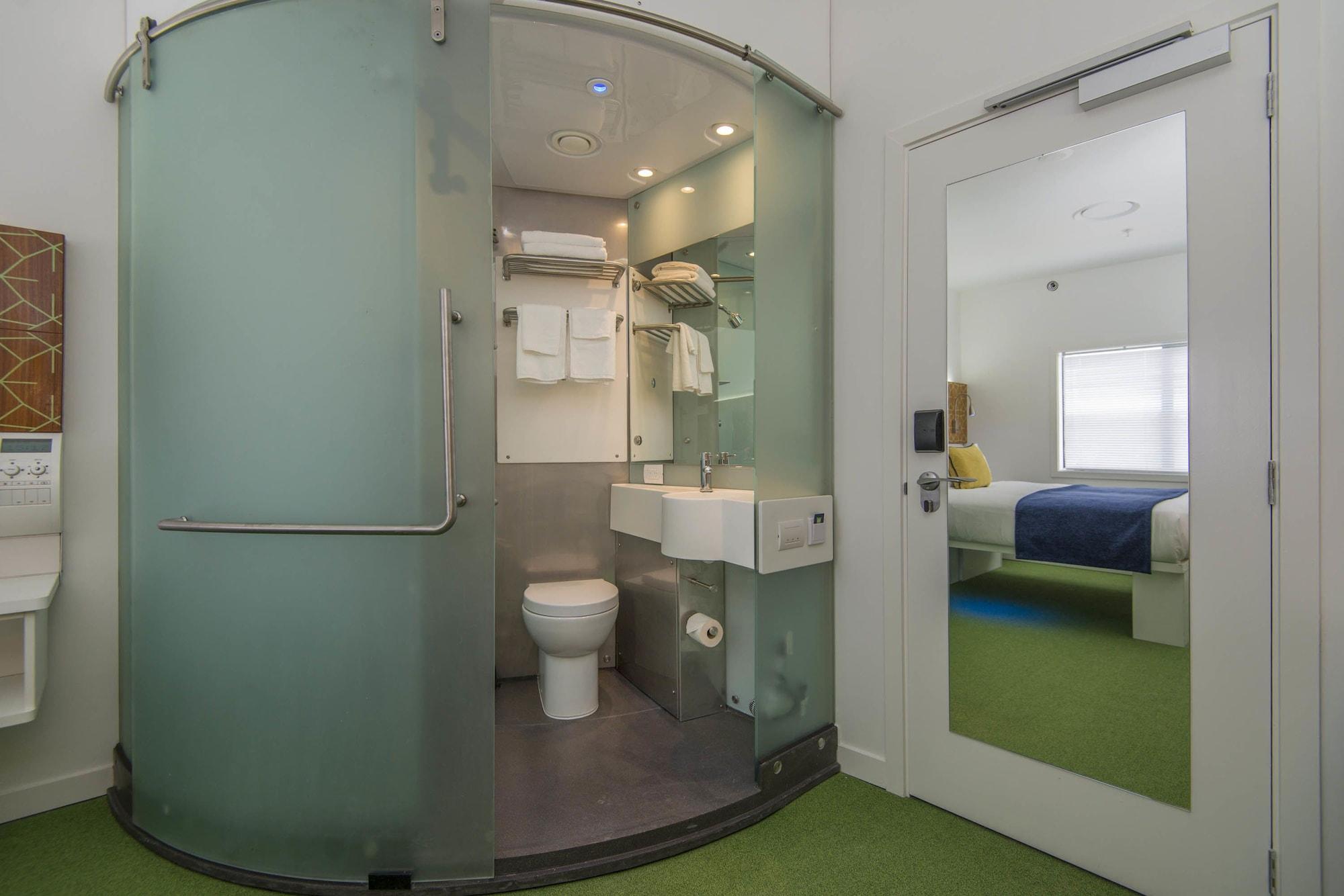Breakfree On Cashel, An Accor