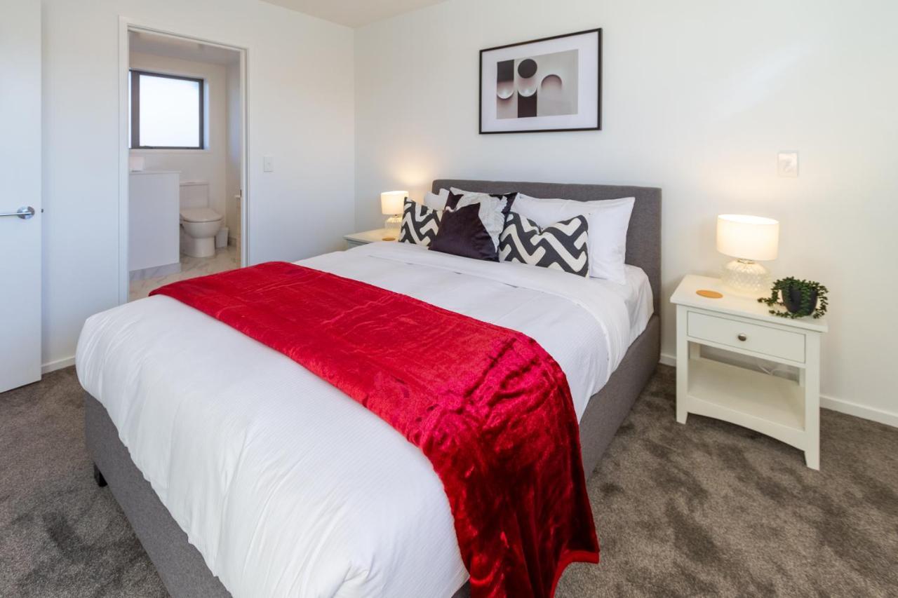 The Happy Hideaway 2 Bed 2 Bath * Christchurch
