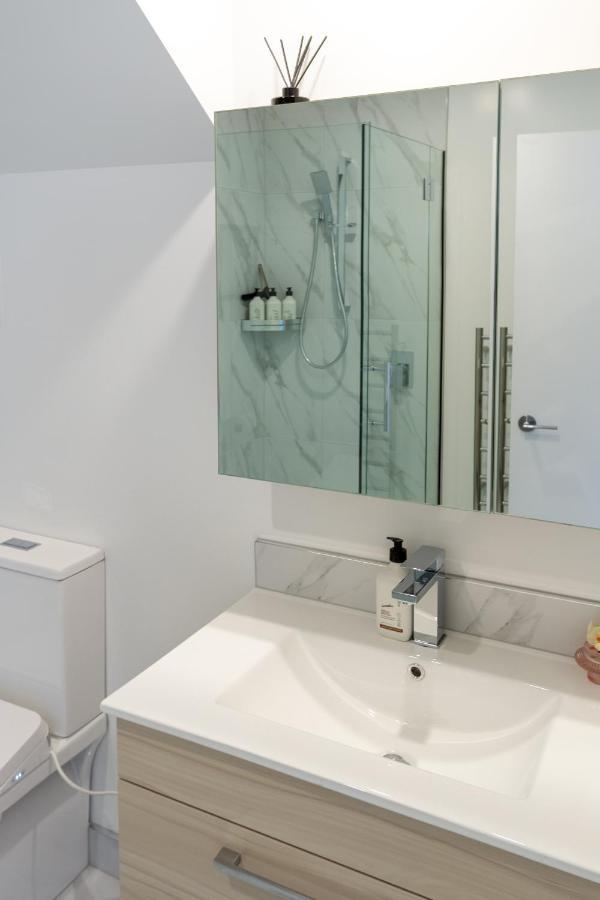 The Happy Hideaway 2 Bed 2 Bath Christchurch