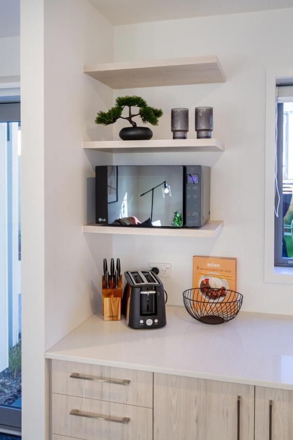 The Happy Hideaway 2 Bed 2 Bath Apartment