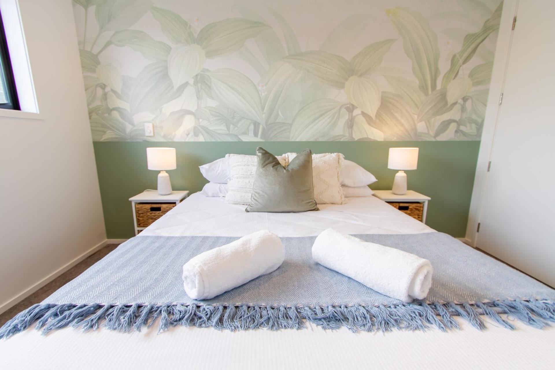 1 Bedroom Gem With Hagley Park At Your Doorstep *