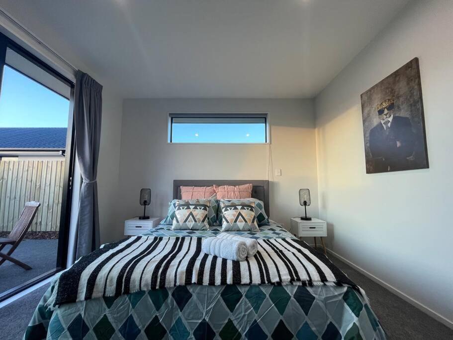 Casa de férias Luxury Brand New 4 Bedroom Family Retreat *