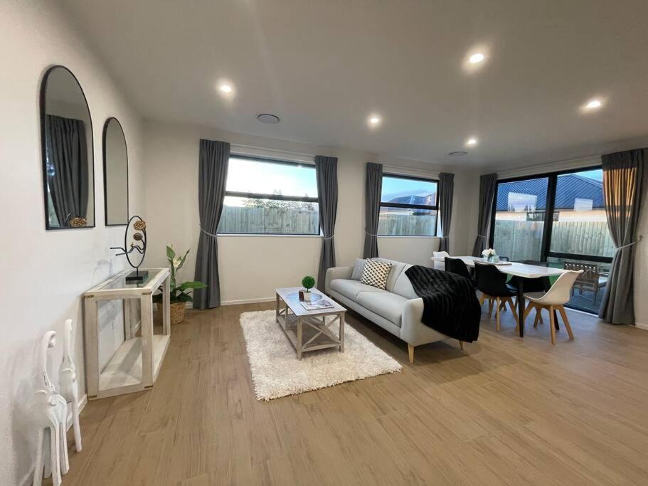 Casa de férias Luxury Brand New 4 Bedroom Family Retreat Christchurch