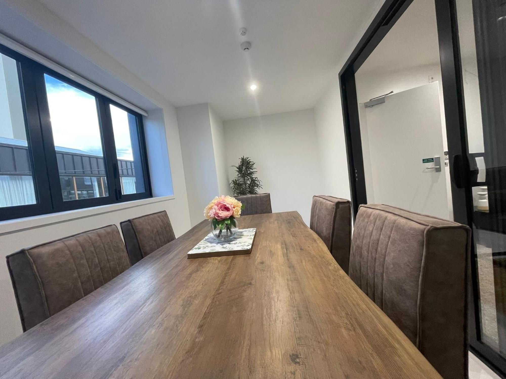 Apartment Luxury Cbd 2 Bed Near Riverside Market Free Parking!