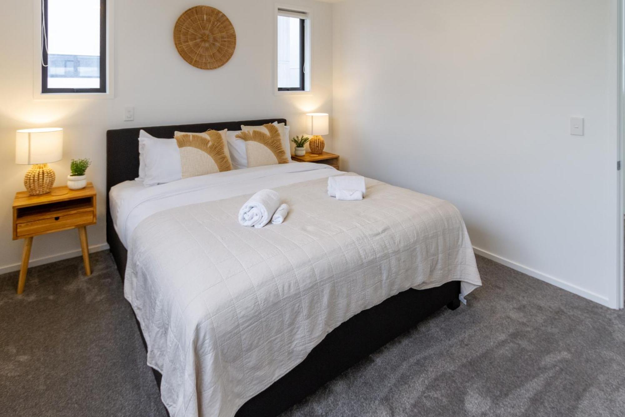 New Brighton Explore - King Bed And Sofa Bed *