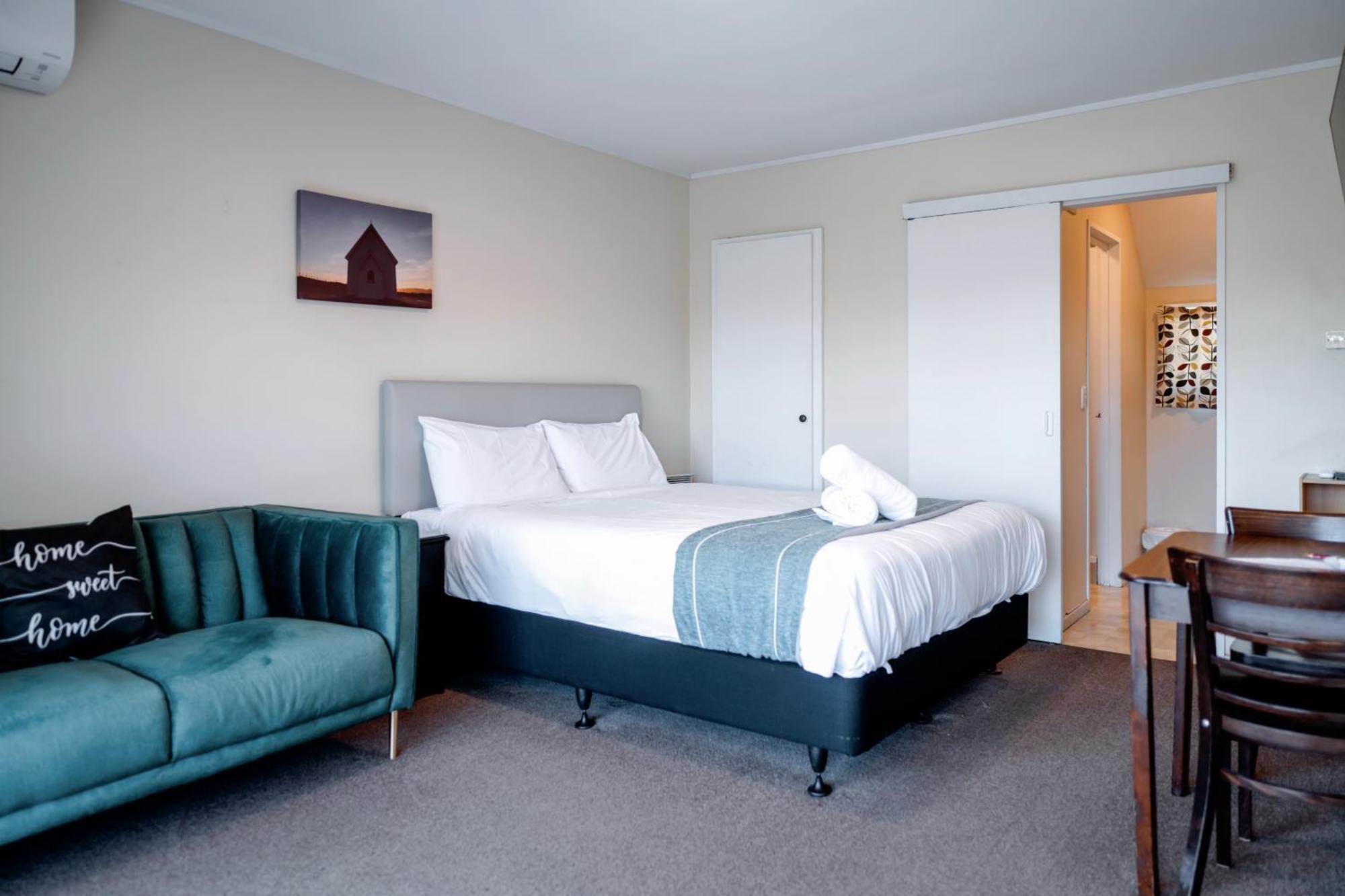 Motel Merivale Court &