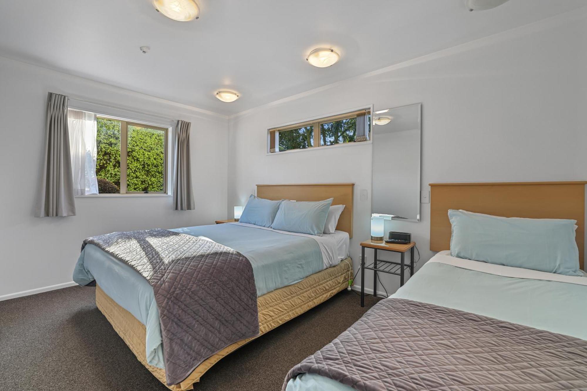 Lorenzo Motor 4* Christchurch