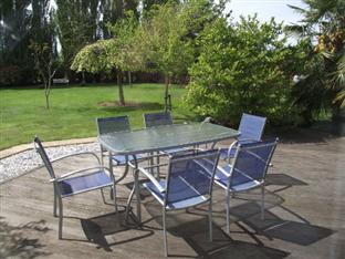 Bed & Breakfast Shamrock Garden Airport 4*