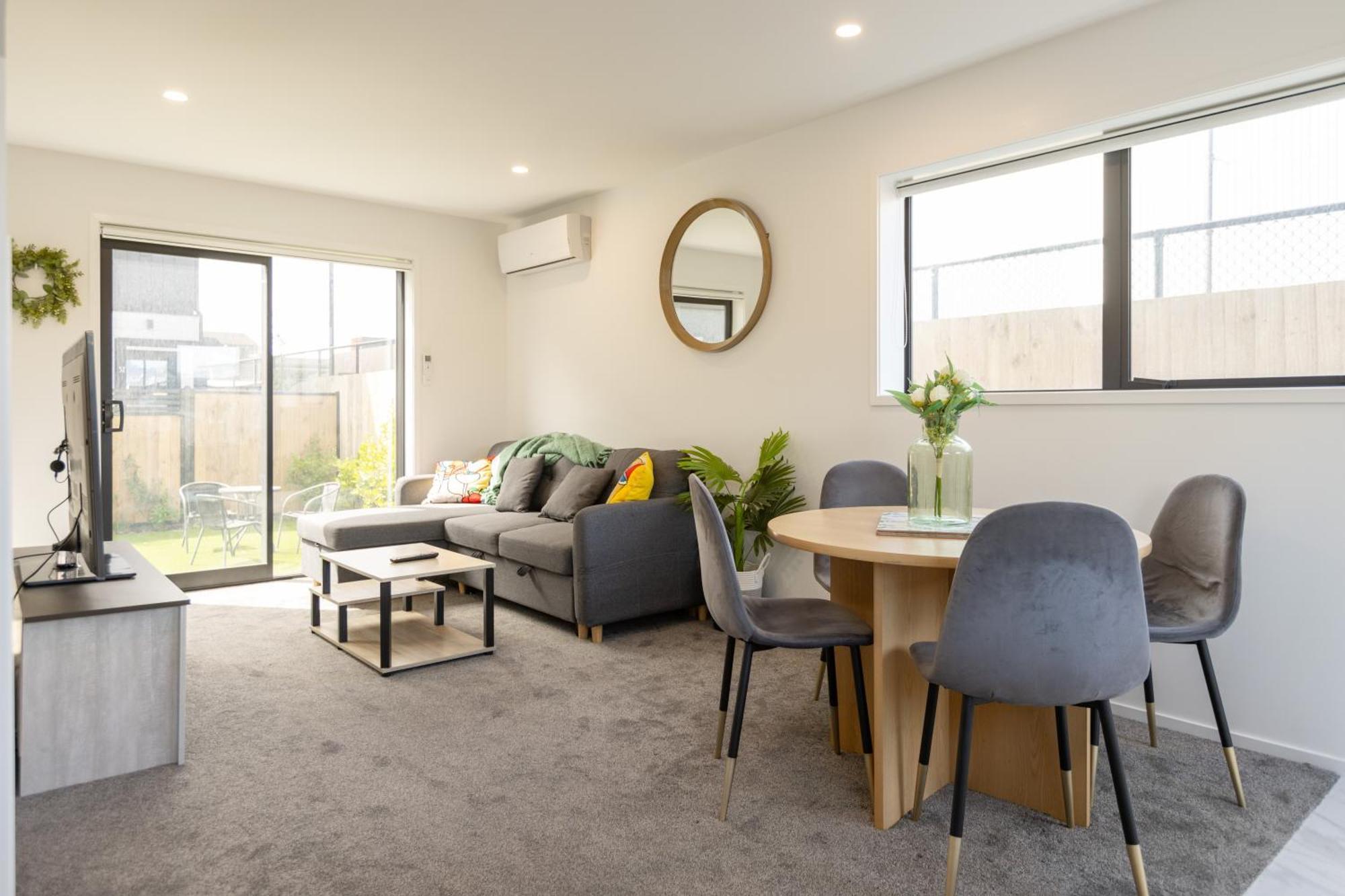 Luxury 2 Bedroom Townhouse By Hagley Park In Cbd Holiday home Christchurch