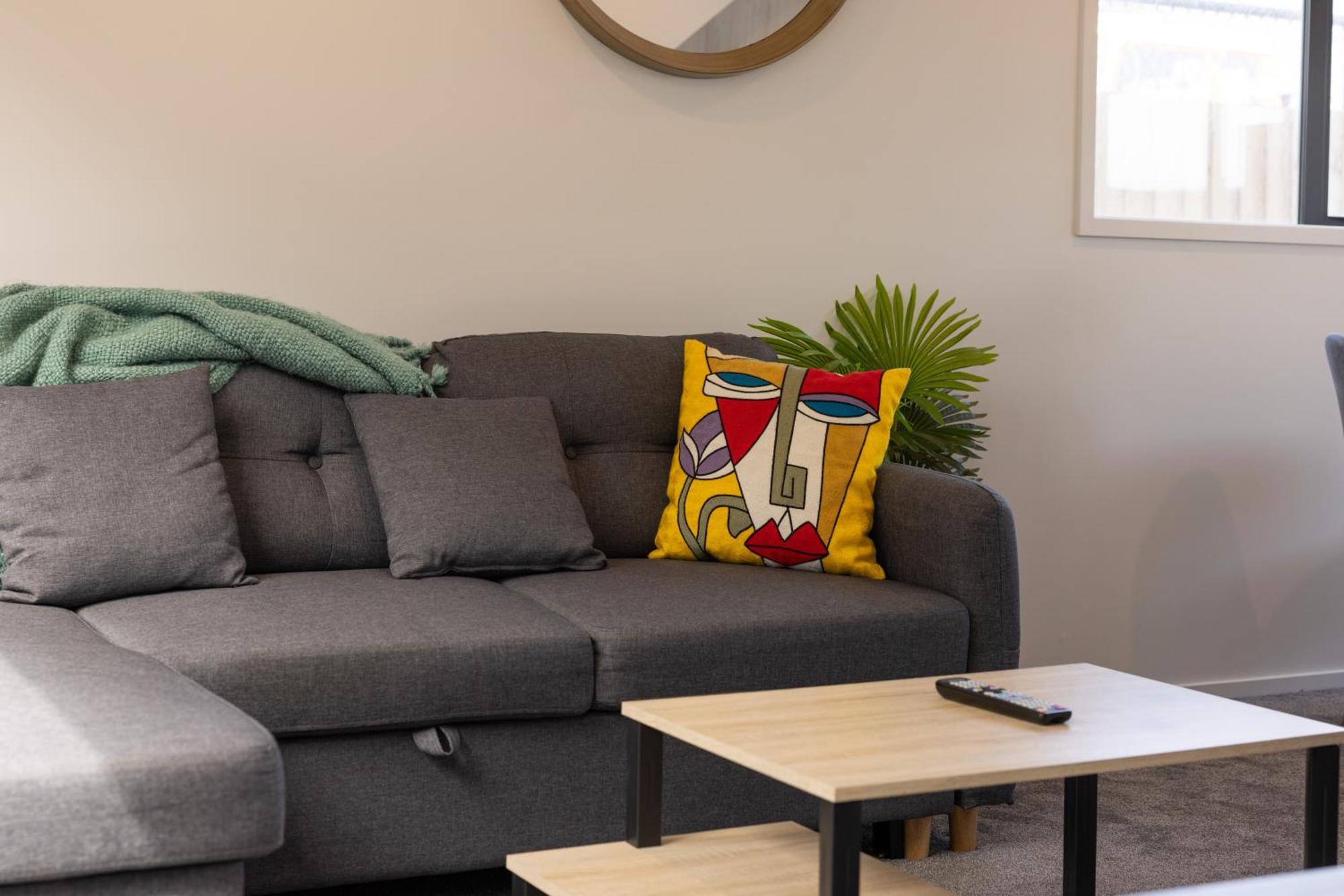 Luxury 2 Bedroom Townhouse By Hagley Park In Cbd