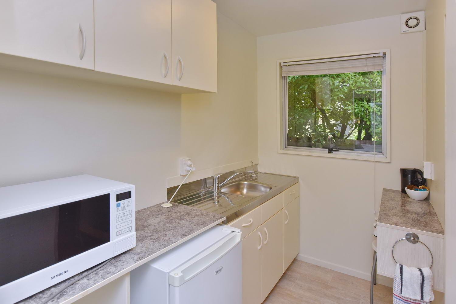 Northcote Motor 3*