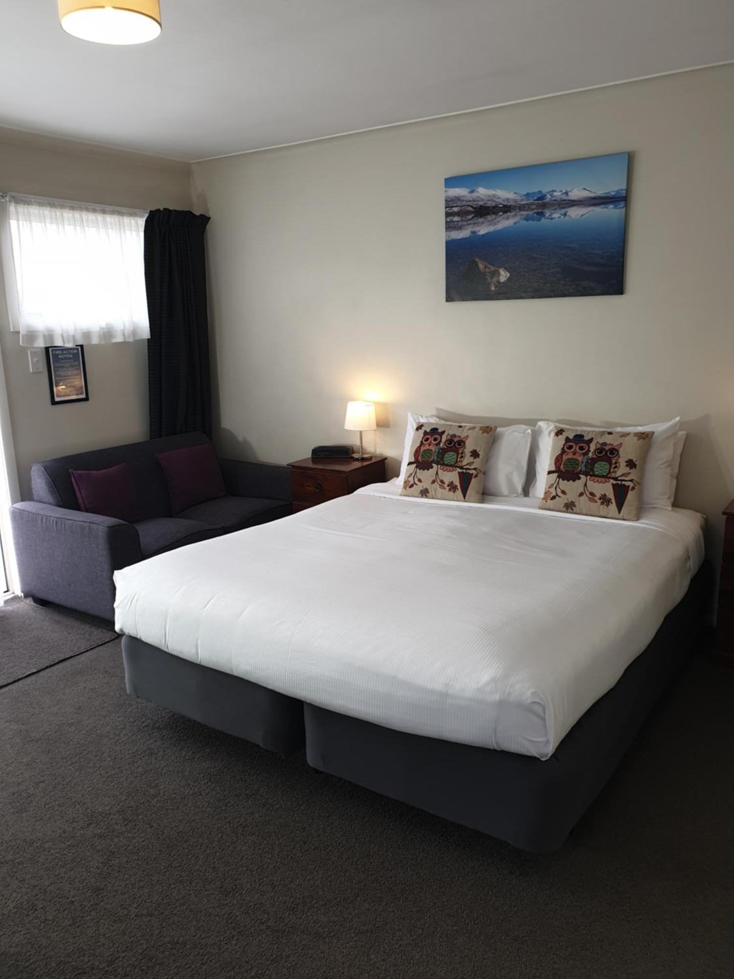 Northcote Motor 3*