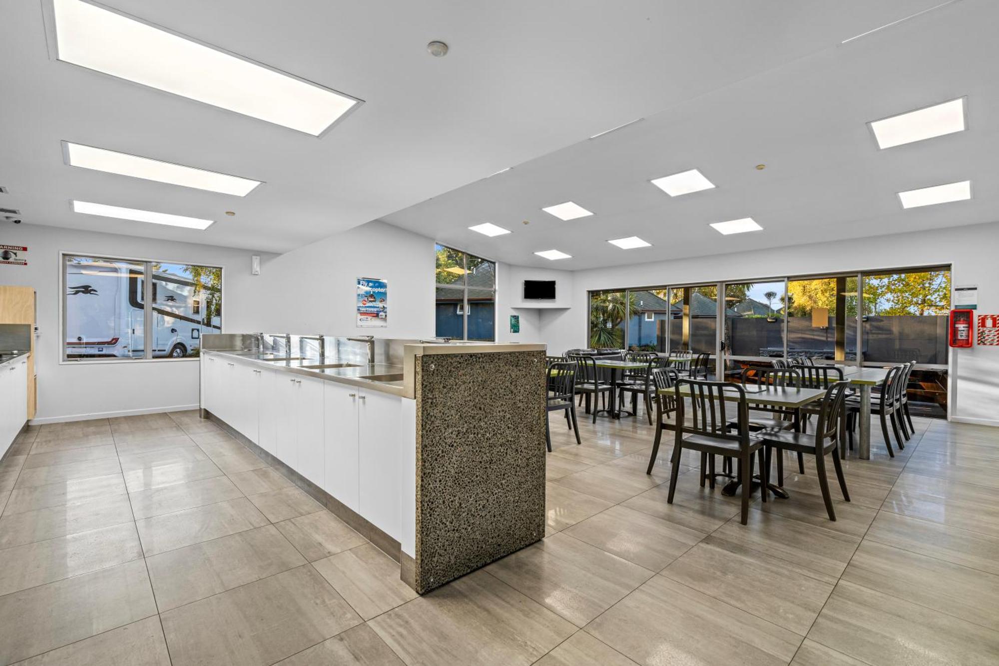 Tasman - 5* Christchurch
