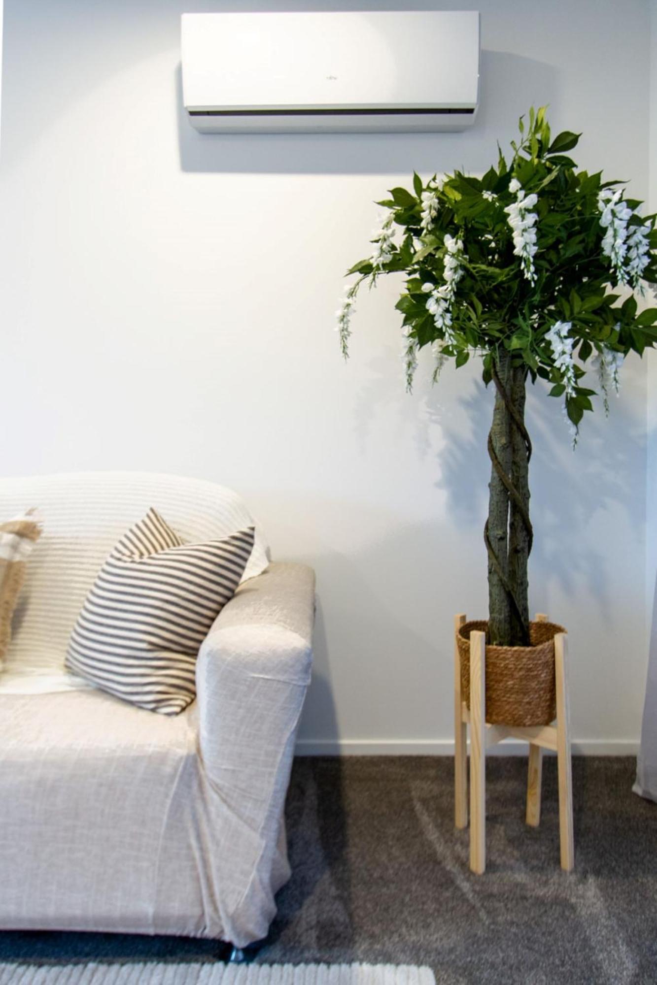 Stylish 2-bedroom Haven Next To Hagley Park Apartment