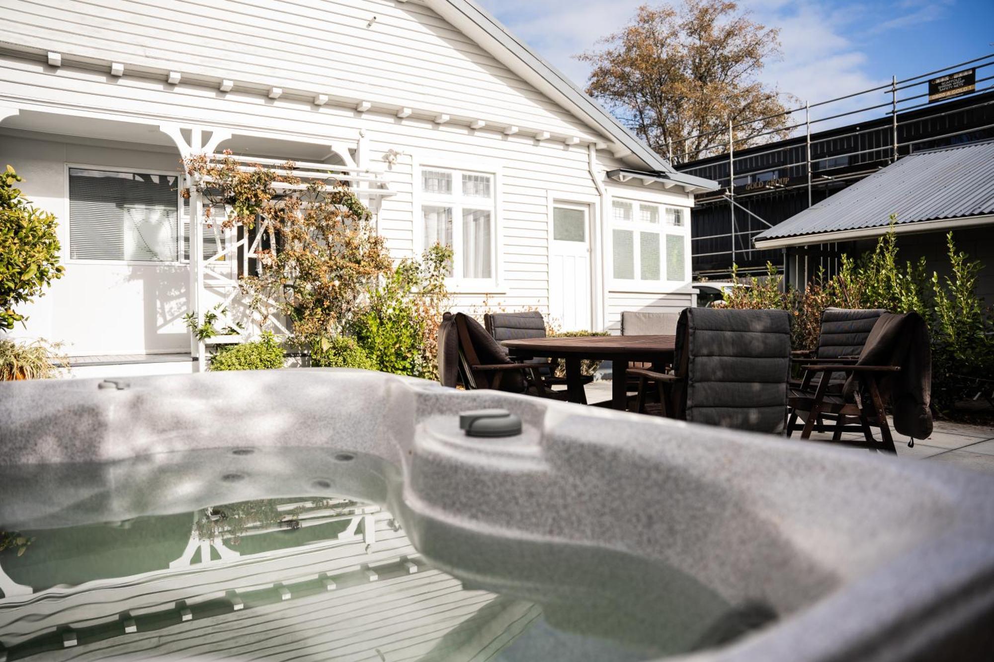 Charming 1920s On Bealey Ave * Christchurch