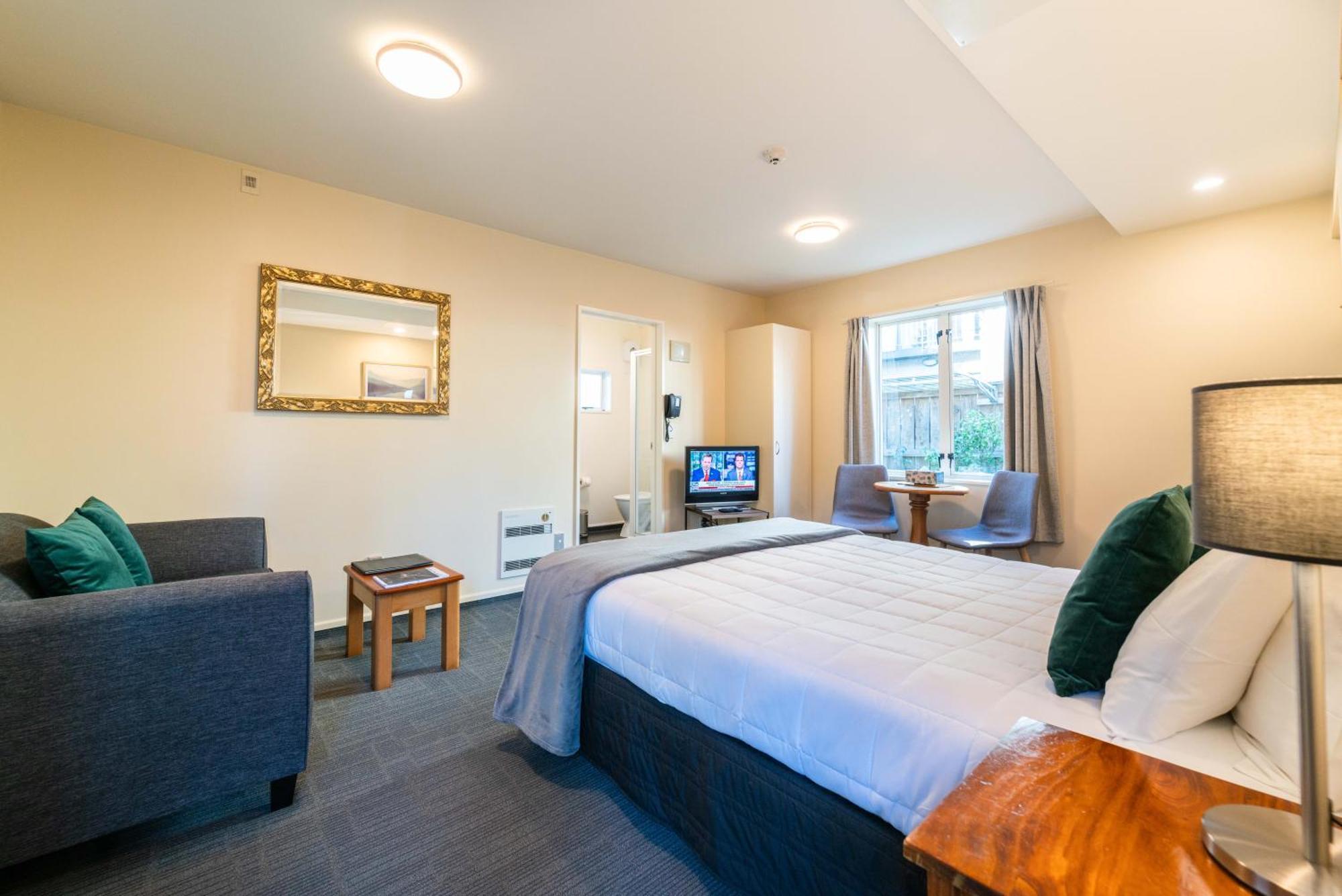 Centre Motel 4*