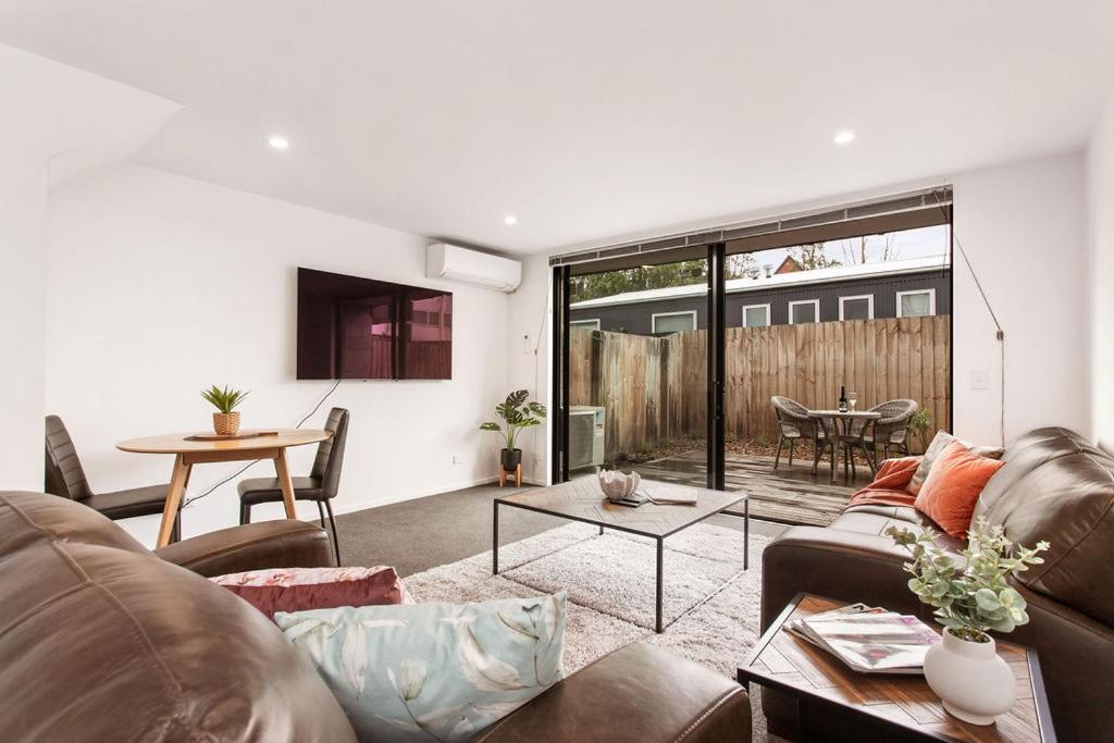 Funky Spacious 2bdrms 2bthrms Free Covered Park. Apartment Christchurch