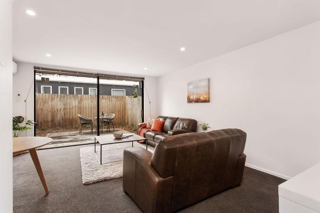 Funky Spacious 2bdrms 2bthrms Free Covered Park. * Christchurch