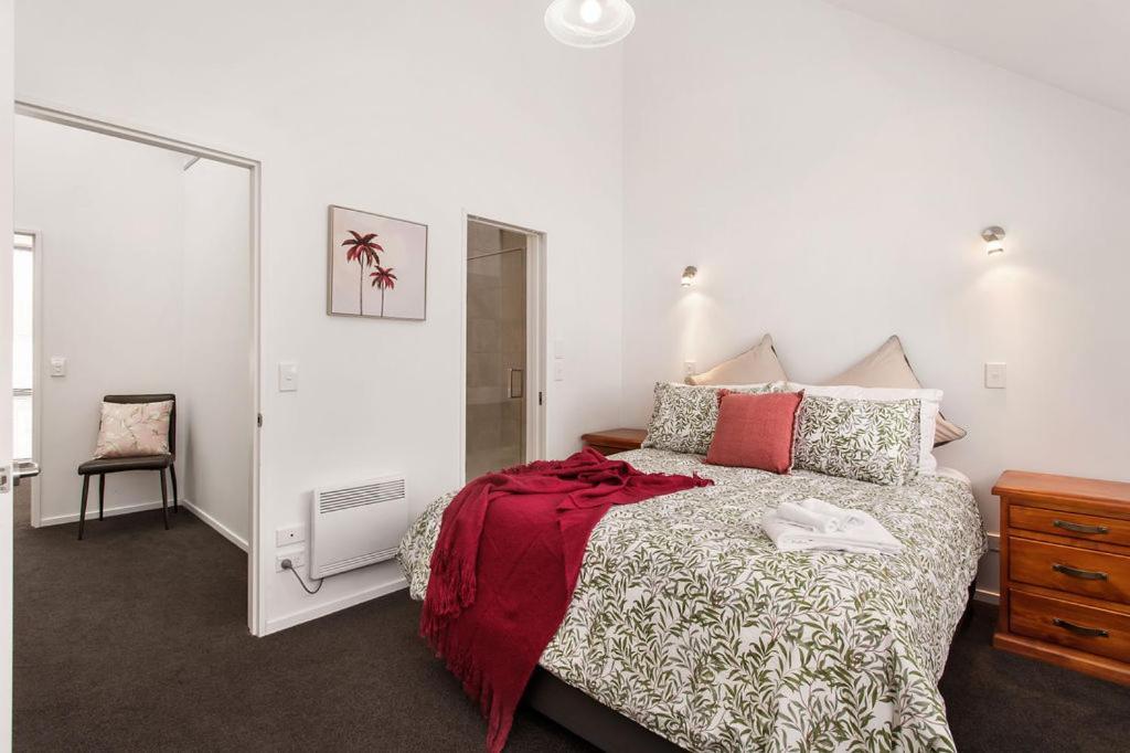 Funky Spacious 2bdrms 2bthrms Free Covered Park.