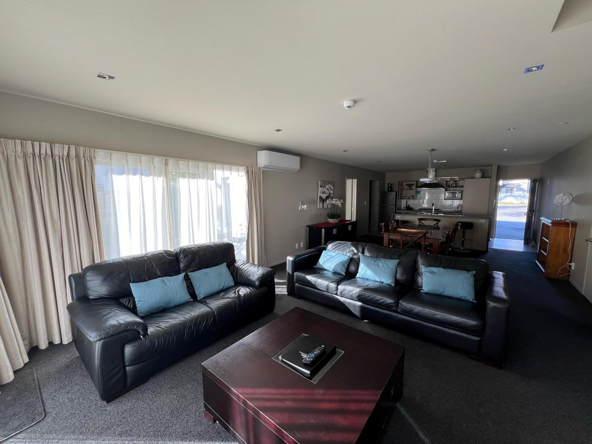 Airport Motel 4*