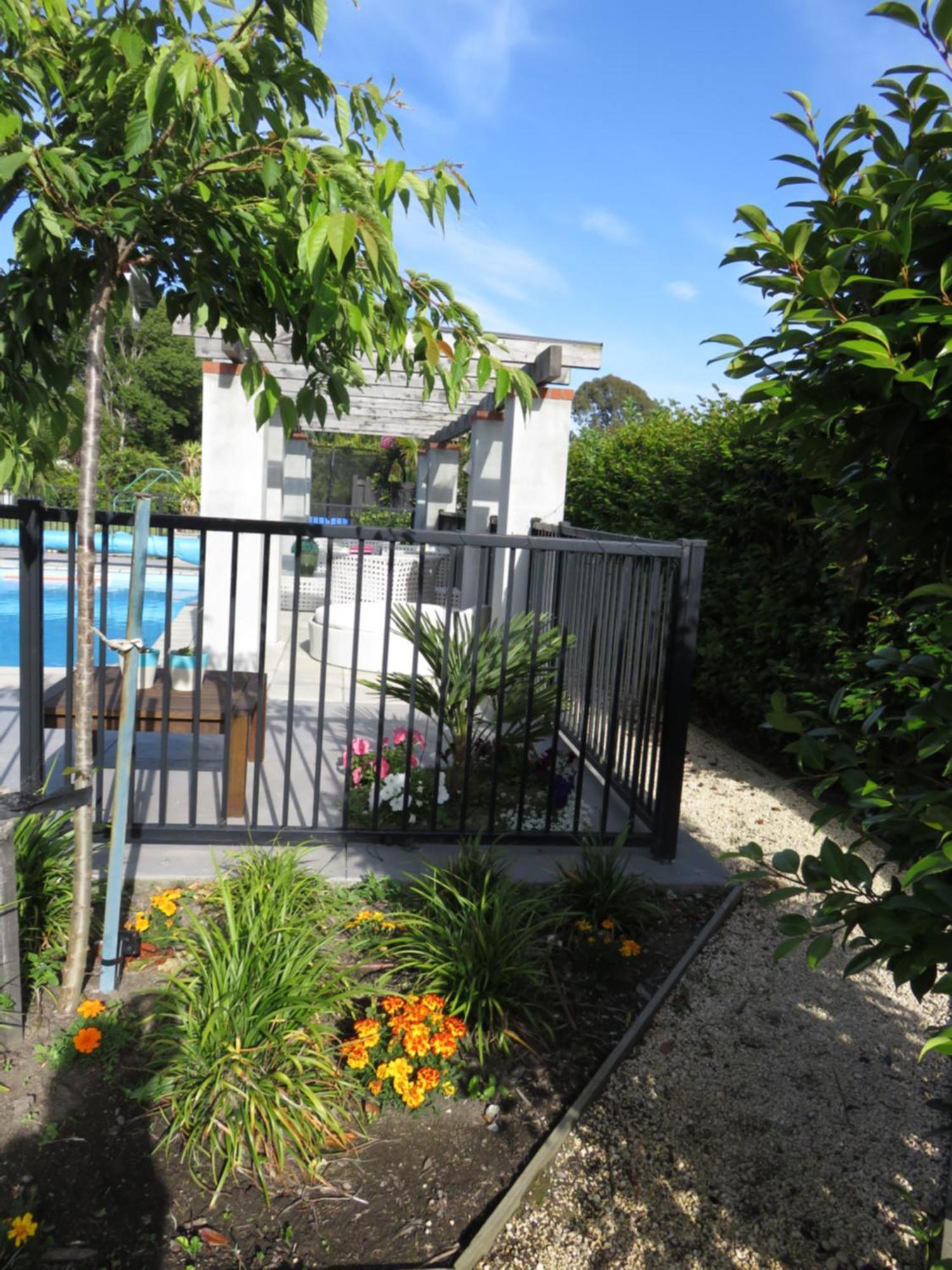 Maples On Harewood Bed & Breakfast 4*