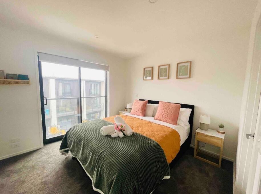 Apartment 3 Minutes Walk To Riverside Market 4bed4bath Christchurch
