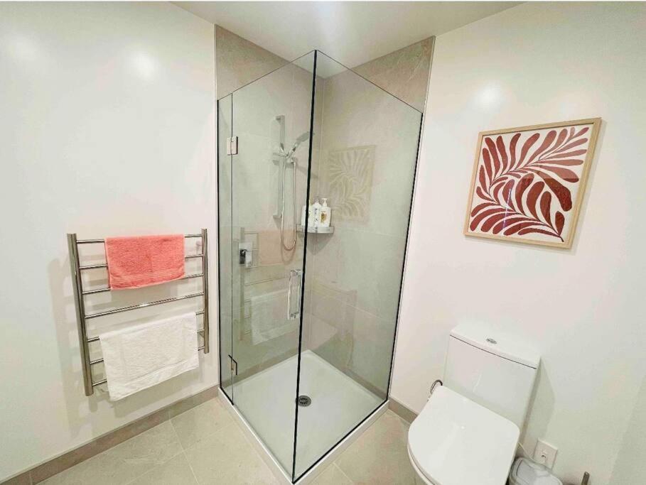 Apartment 3 Minutes Walk To Riverside Market 4bed4bath