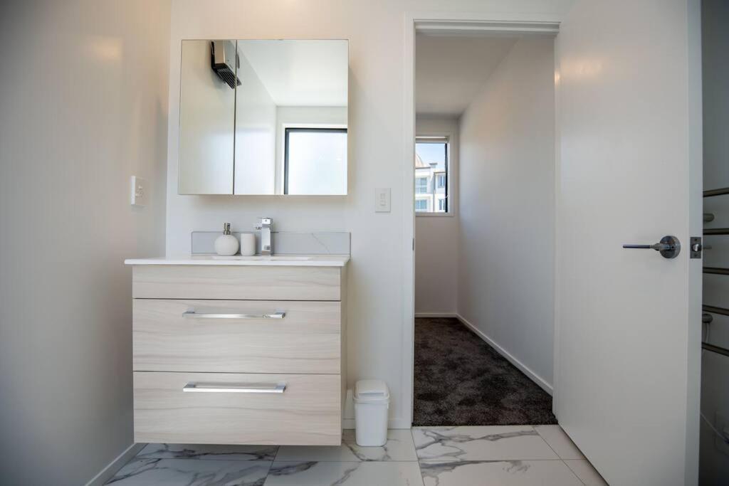 Apartment Brand New Opposite Hagley Park Close Cbd Hospital Christchurch