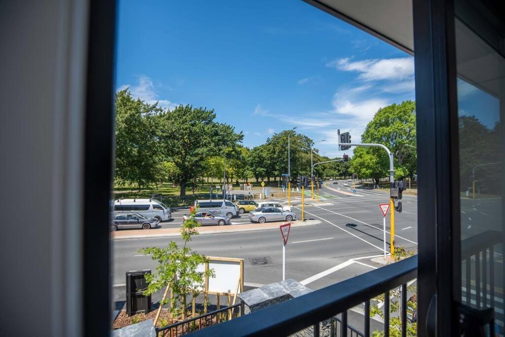 Brand New Opposite Hagley Park Close Cbd Hospital Apartment