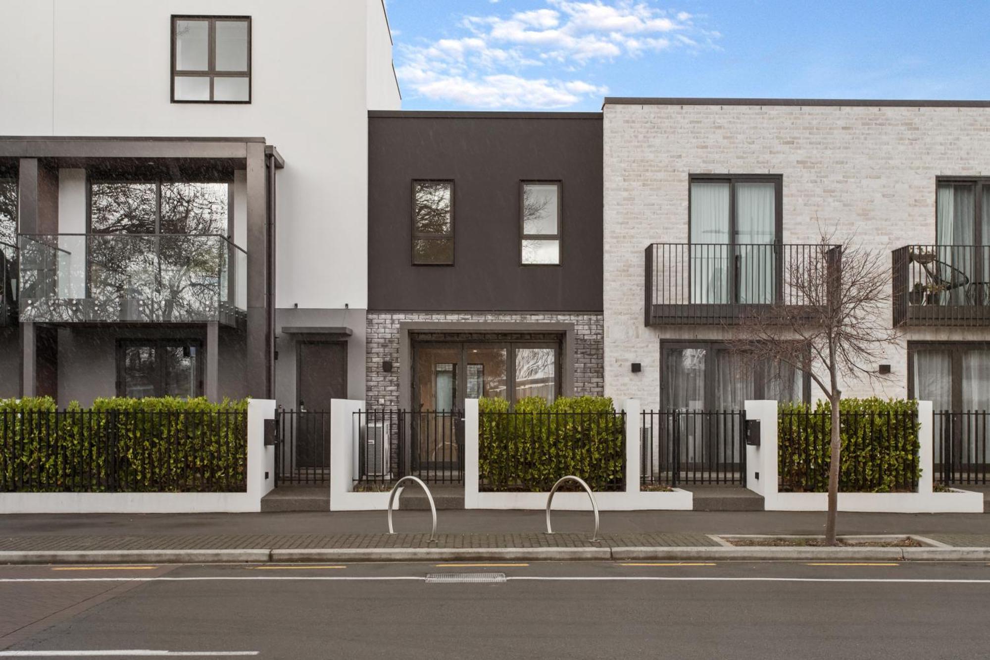 Spring Special Cbd Free Parking Apartment *