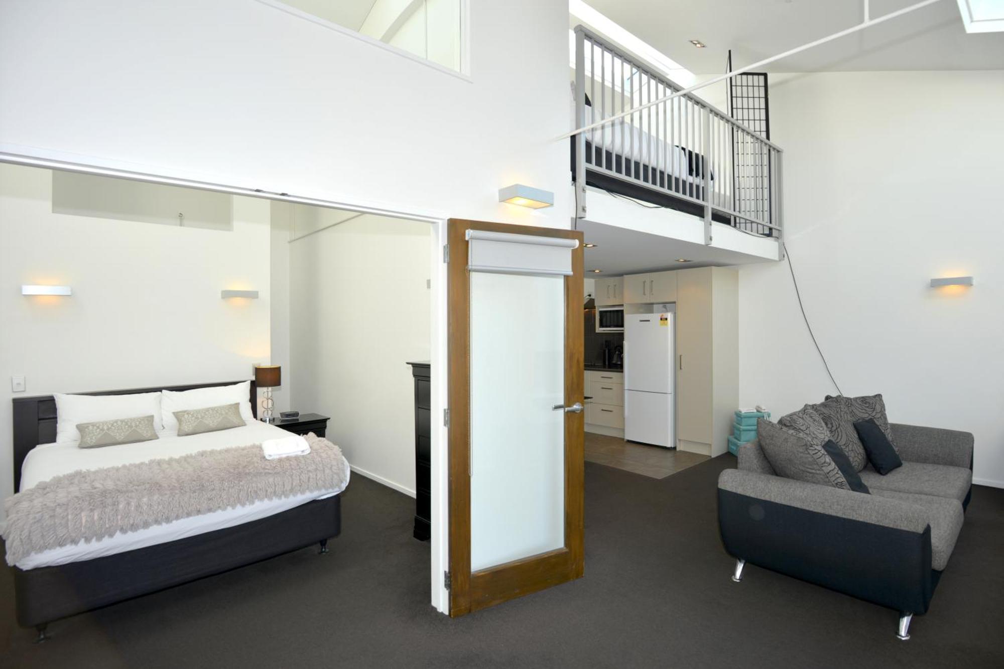 Southwark & 4* Christchurch