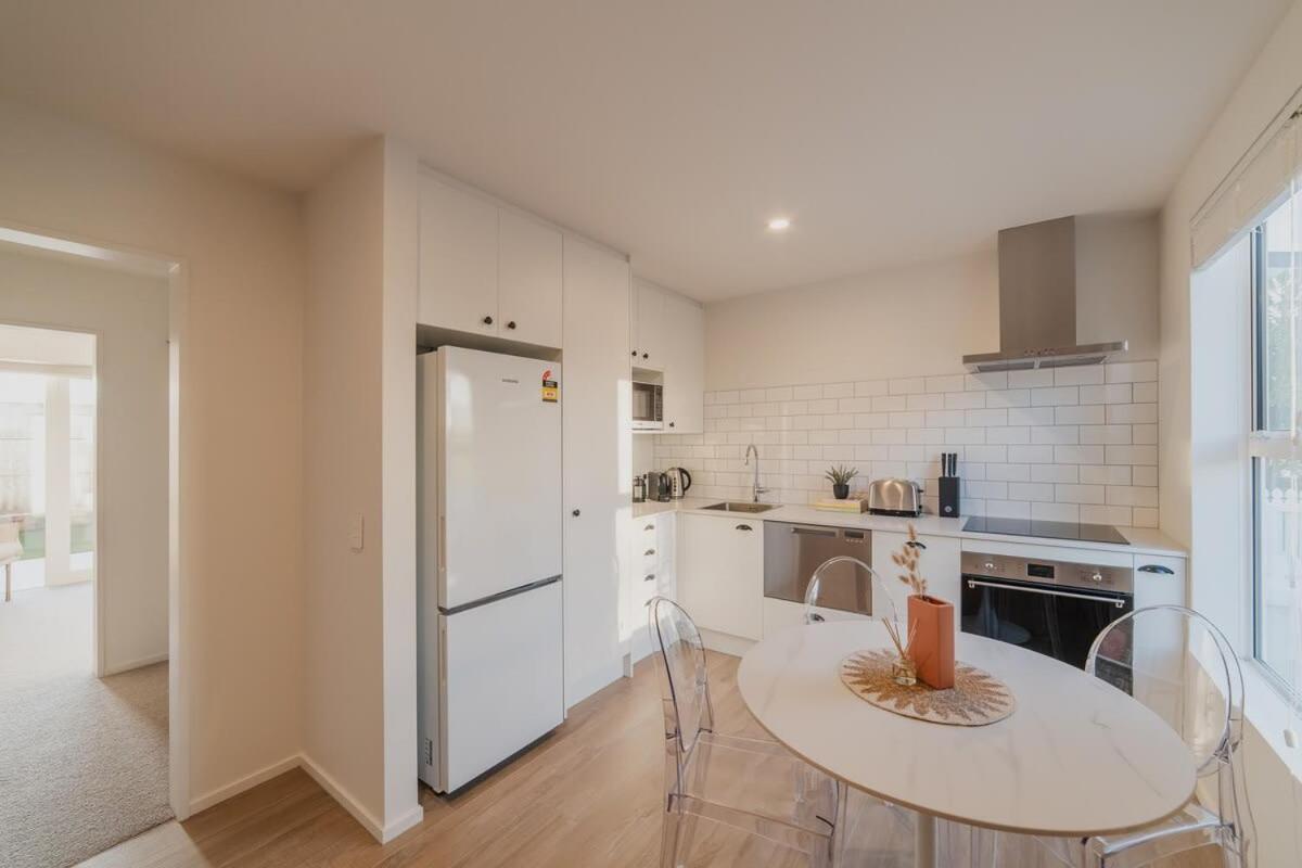 Garden View 2-bedroom Getaway In