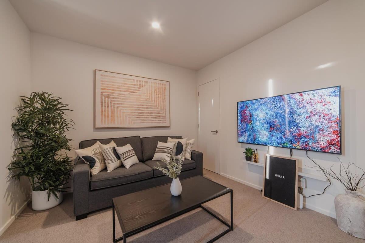 Garden View 2-bedroom Getaway In * Christchurch