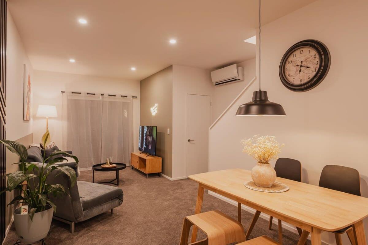 Apartment Your Stylish Retreat In The Heart Of The *