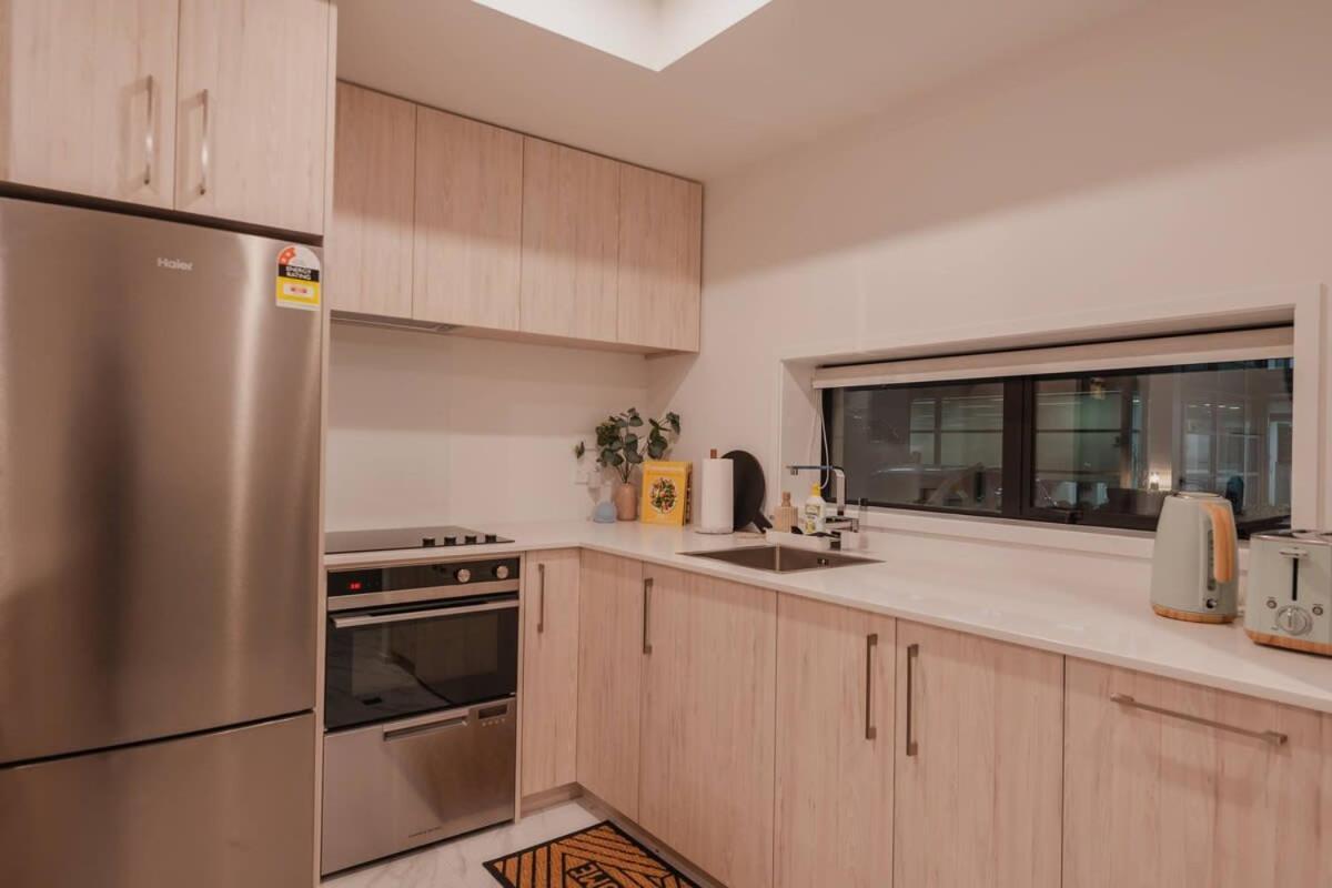 Apartment Your Stylish Retreat In The Heart Of The *
