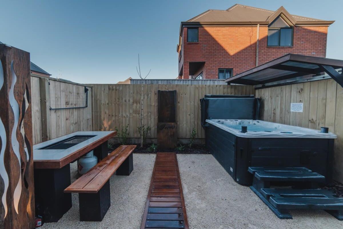 Oasis * Christchurch