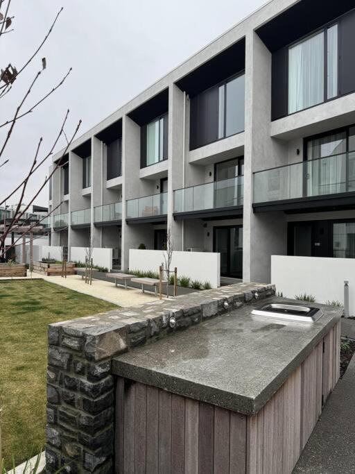 Apartment Black-luxe Living In The Heart Of City