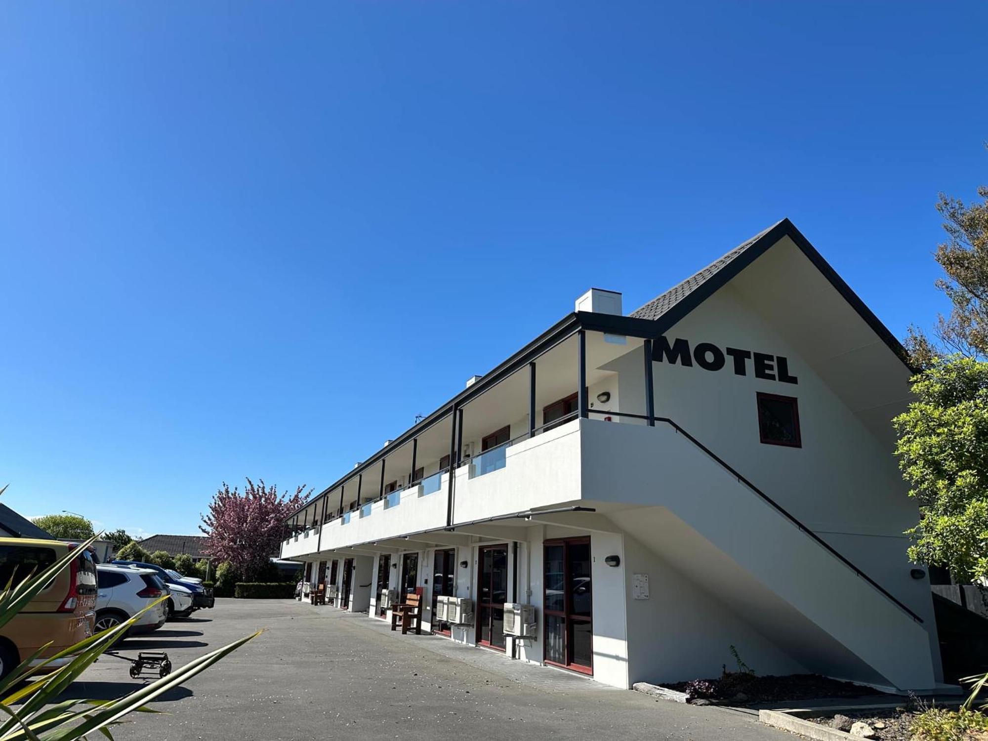 Motel Airways