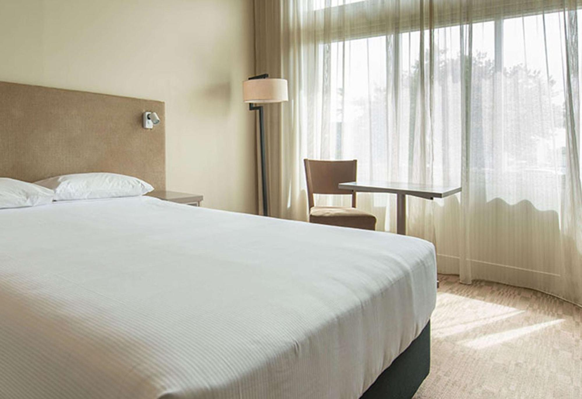 Hotel Sudima Airport 4*