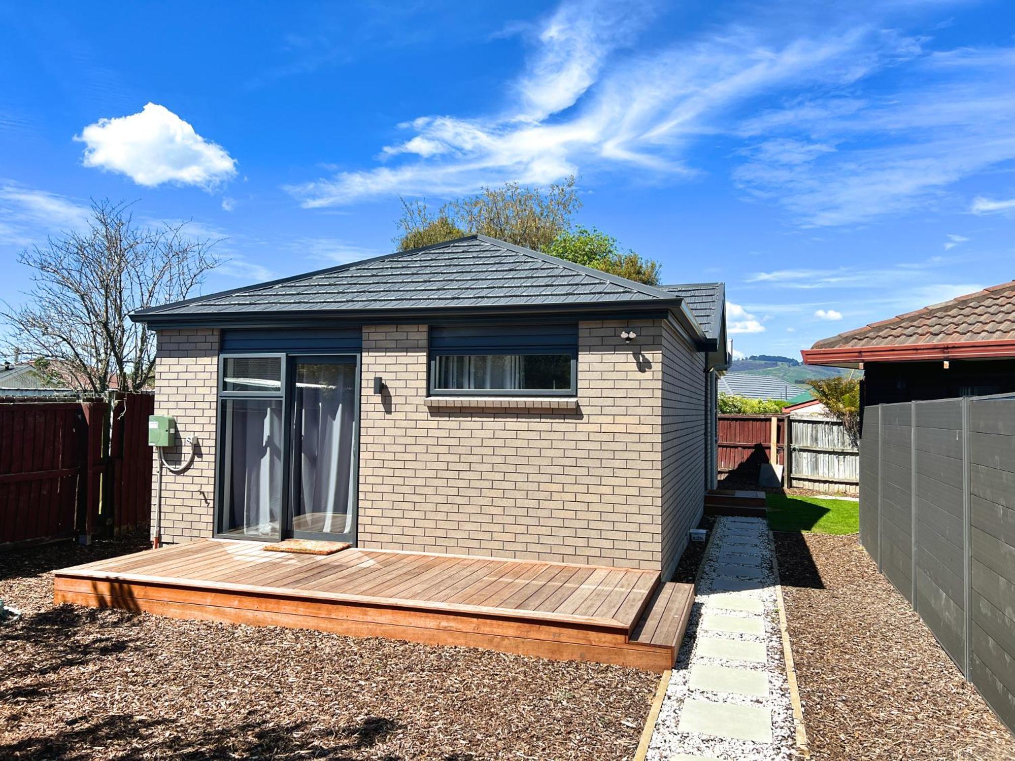 Holiday home Modern With 2 Ensuites Only 17 Minutes To And Chc Airport Christchurch