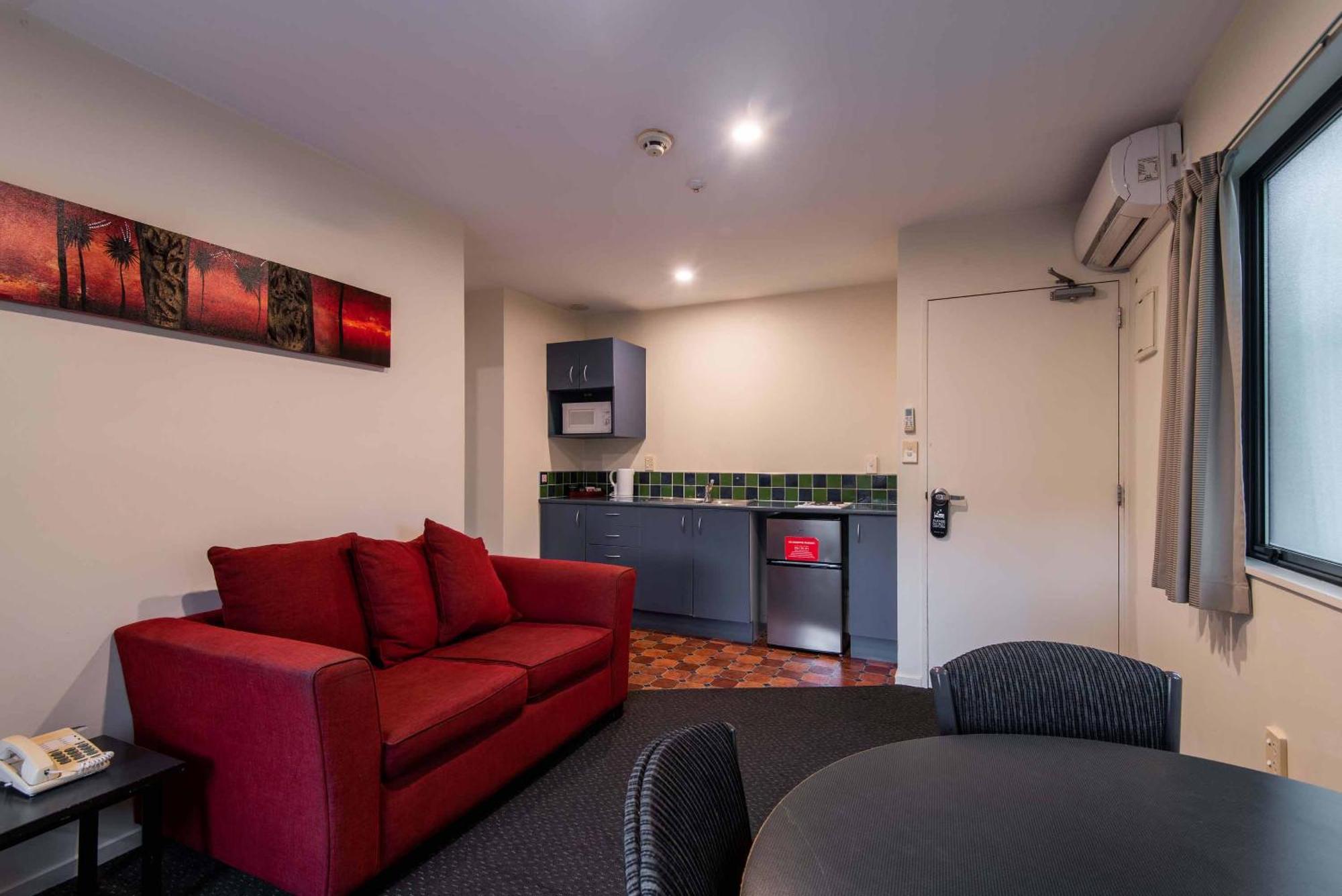 298 Westside Motor 4* Christchurch
