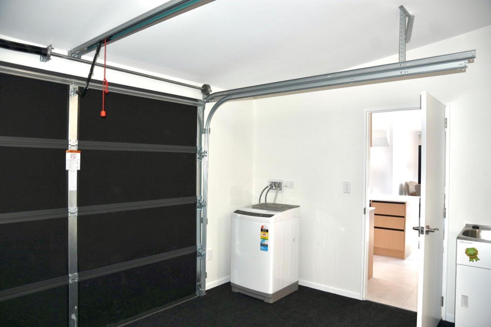 Holiday home Chch Near Cbd Sleek New Townhouse 3 Beds 3 Bath With Onsite Garage Christchurch