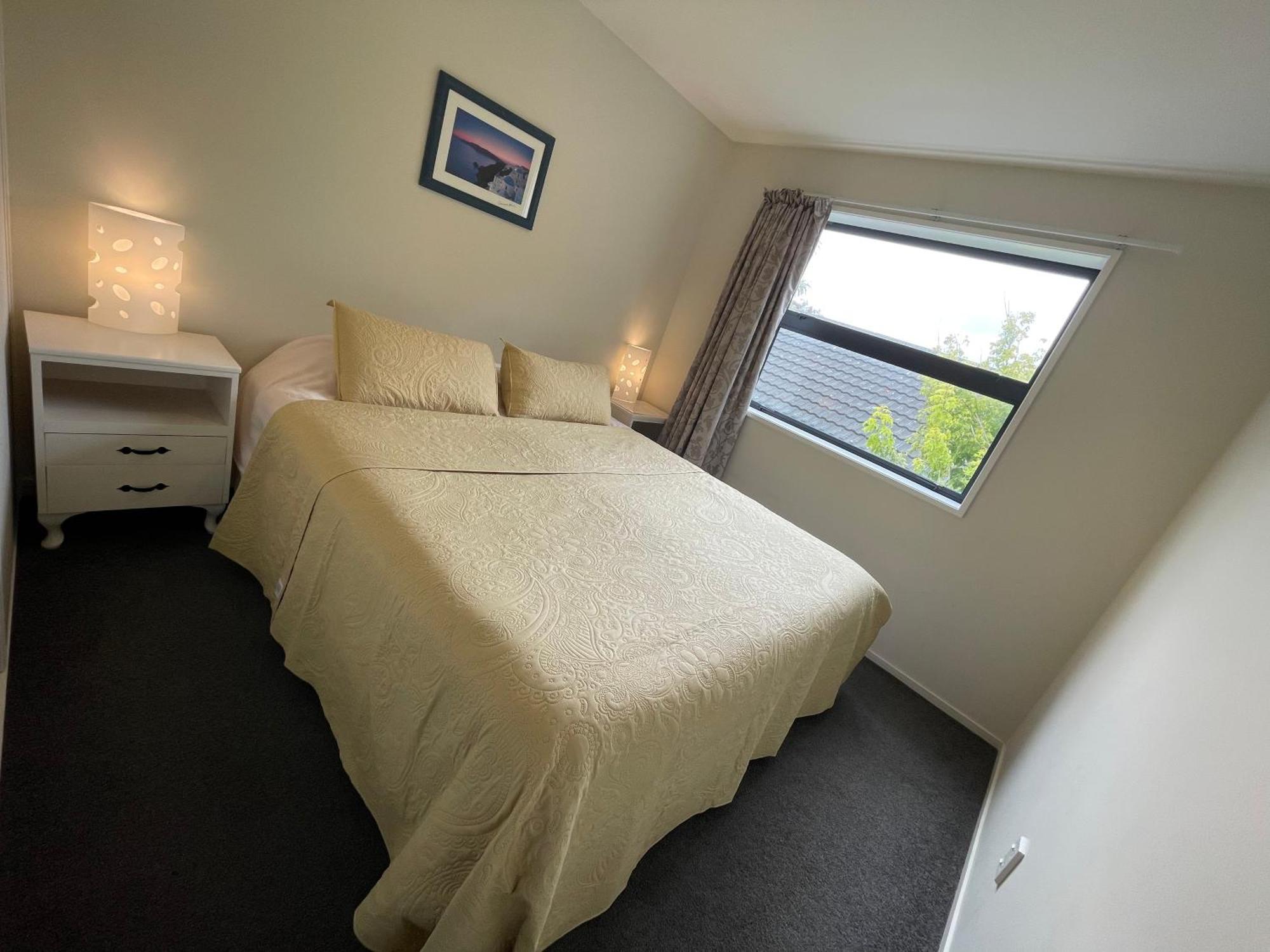 Apartment Quiet, New, Sunny Cnzhouse On Upstairs Near Cbd